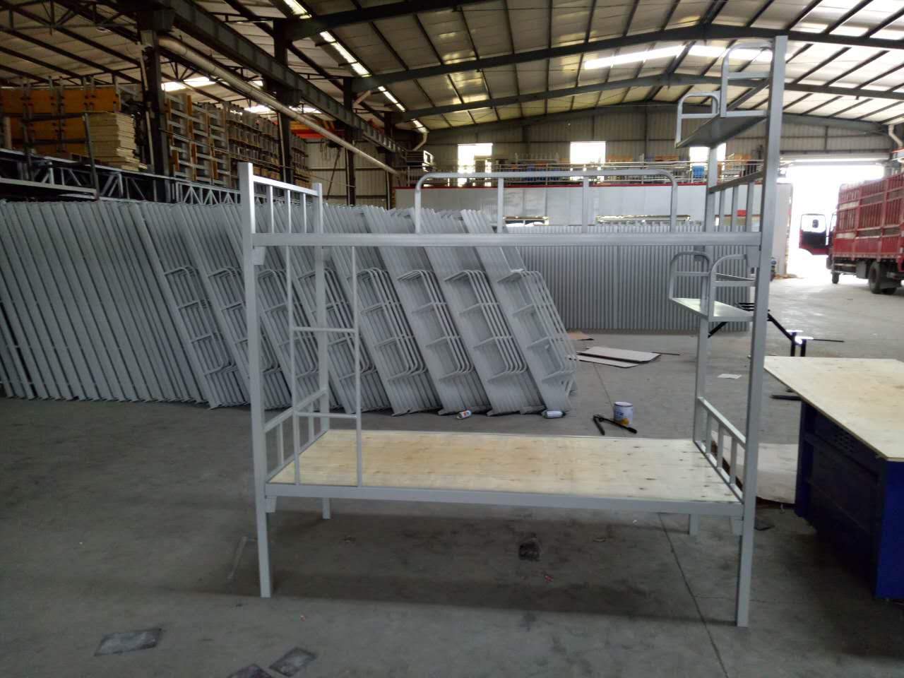 <b>學(xué)校上下床</b>